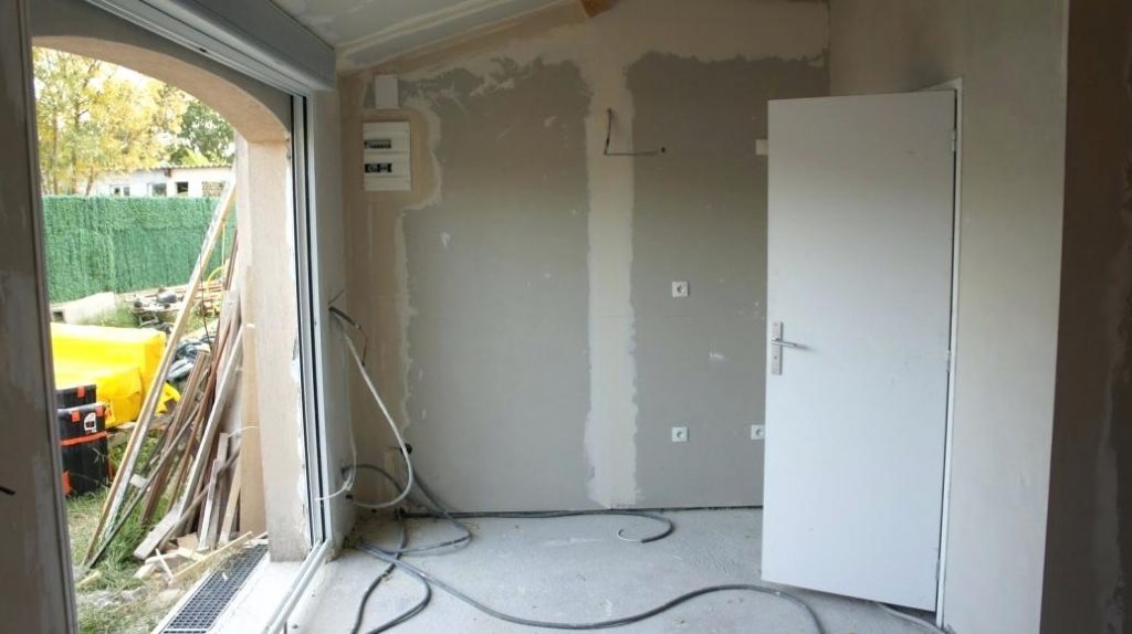 Comment remplacer une porte de garage par une baie vitrée - Maison