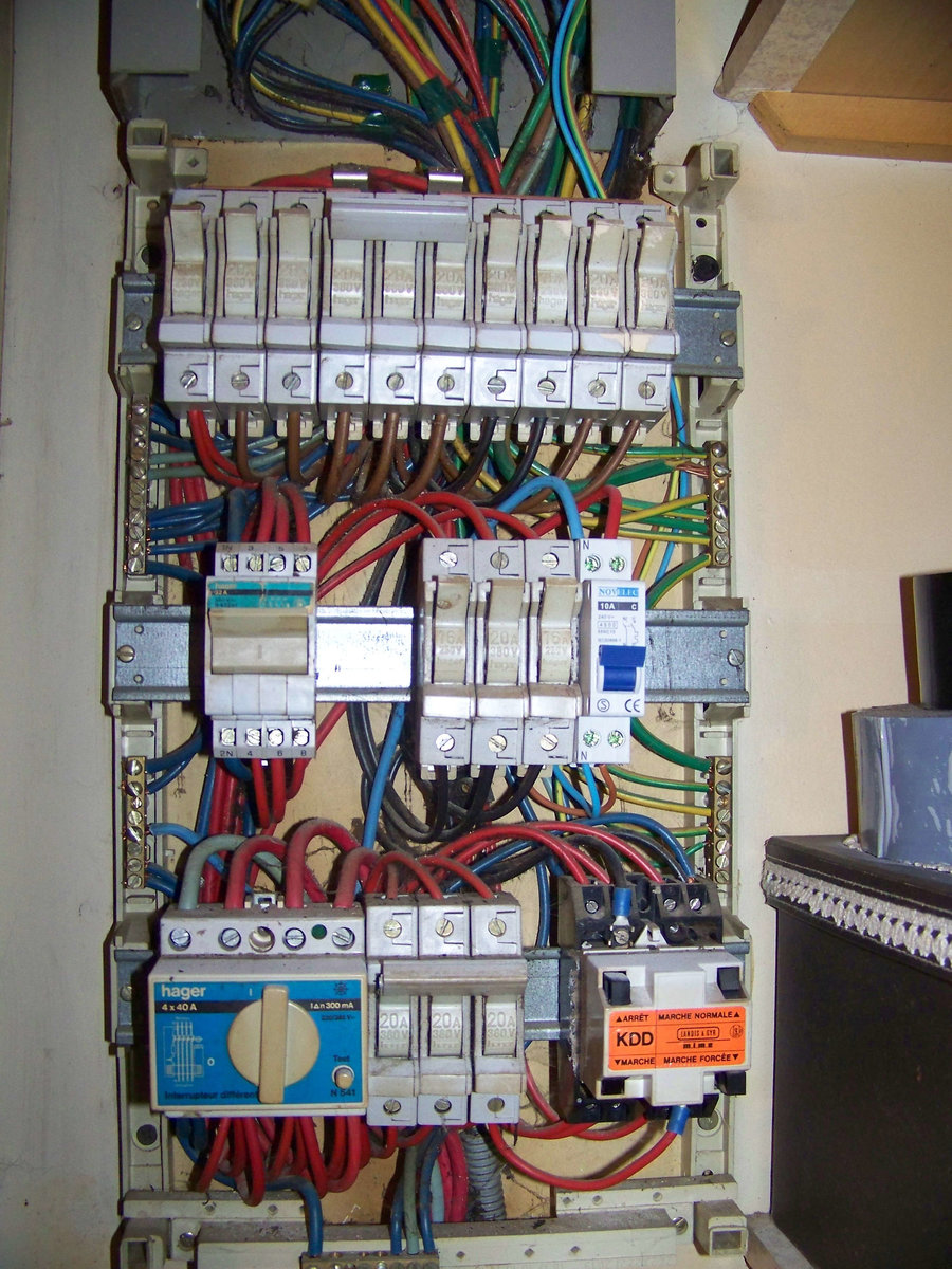 Comment renover un tableau electrique - Maison & Travaux